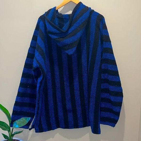 ARTESANIAS Mexican Poncho - Picture 4 of 7